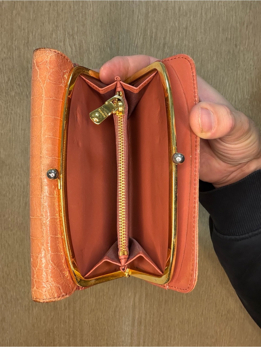 Authentic Miu Miu Glossy Croc-Embossed Wallet with Gold Logo and Clasp Pocket - Picture 4 of 6